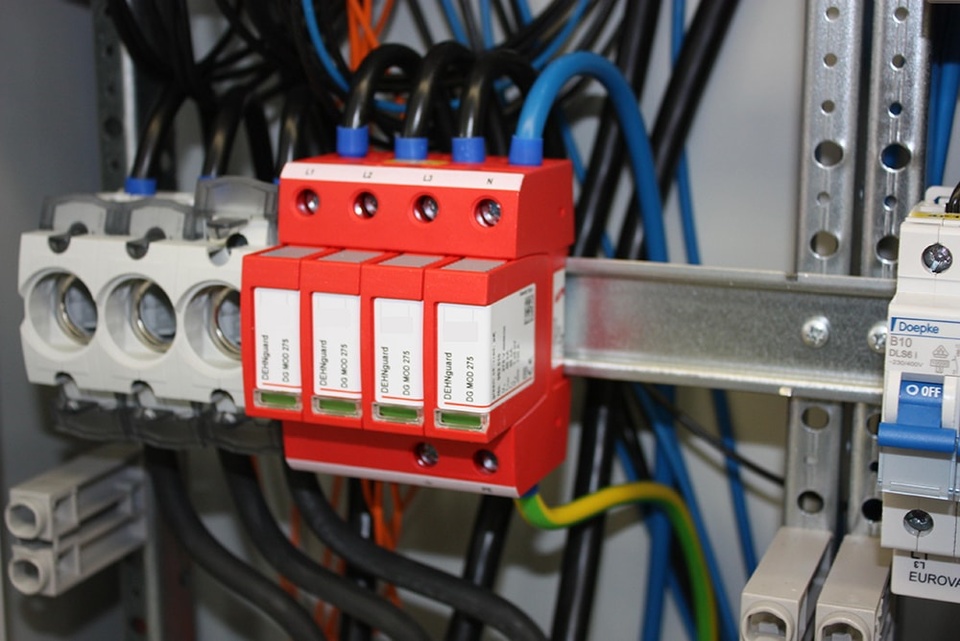 U berspannungsschutz bei Sonnen-PV GmbH in Großenseebach